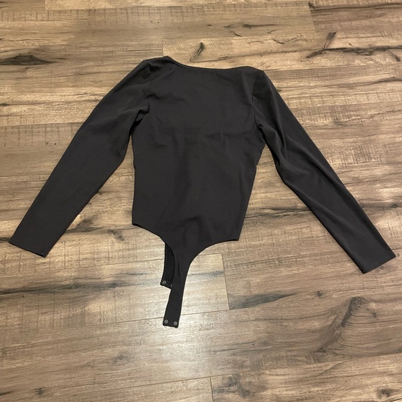 Aerie women’s size XL Twist Top Bodysuit - Charcoal Gray - Picture 5 of 5